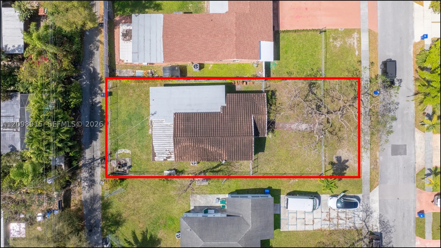 2048 NE 180th St