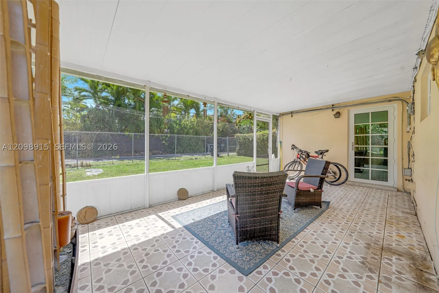 2048 NE 180th St