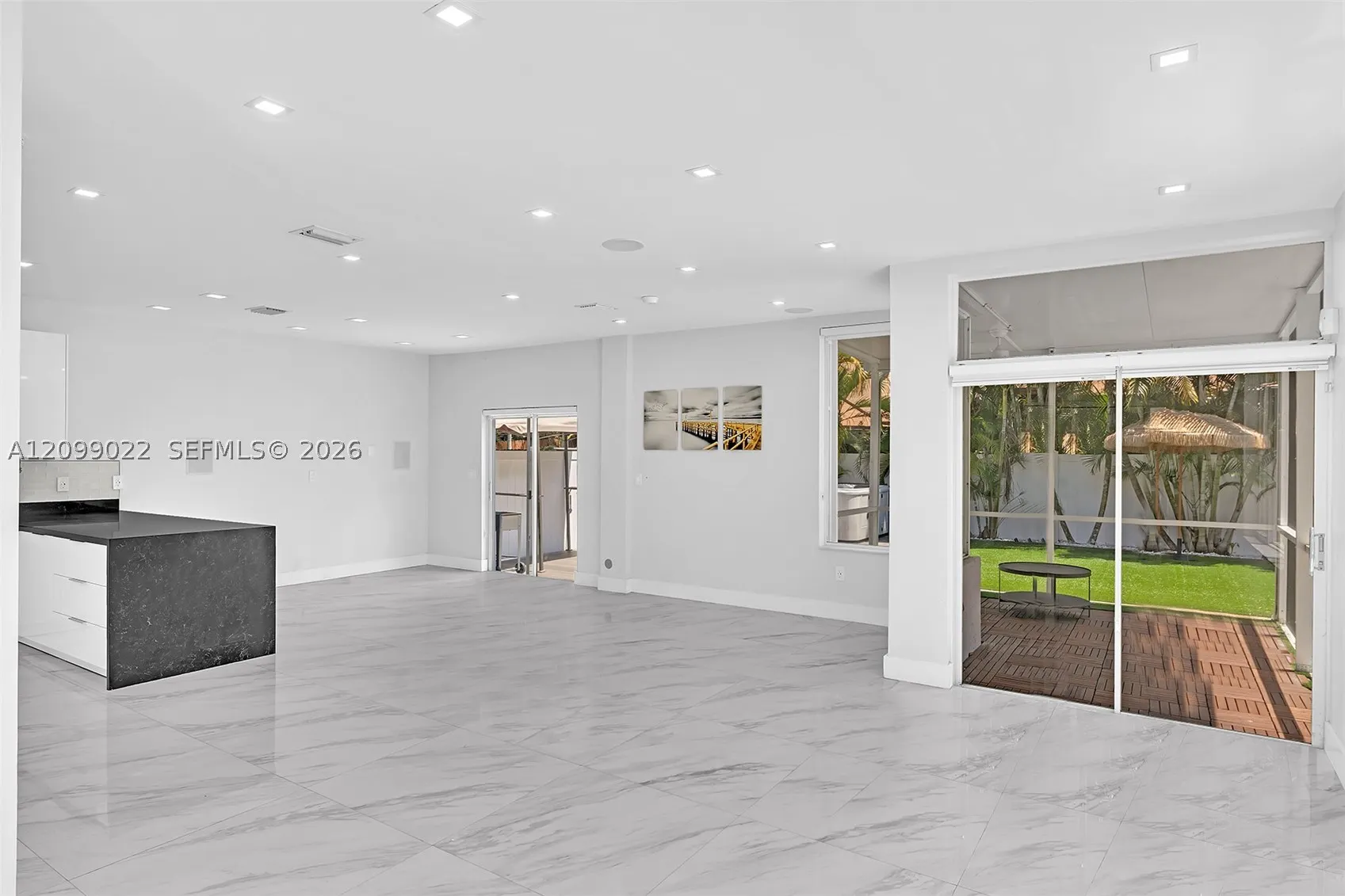 3085 N 36th Ave