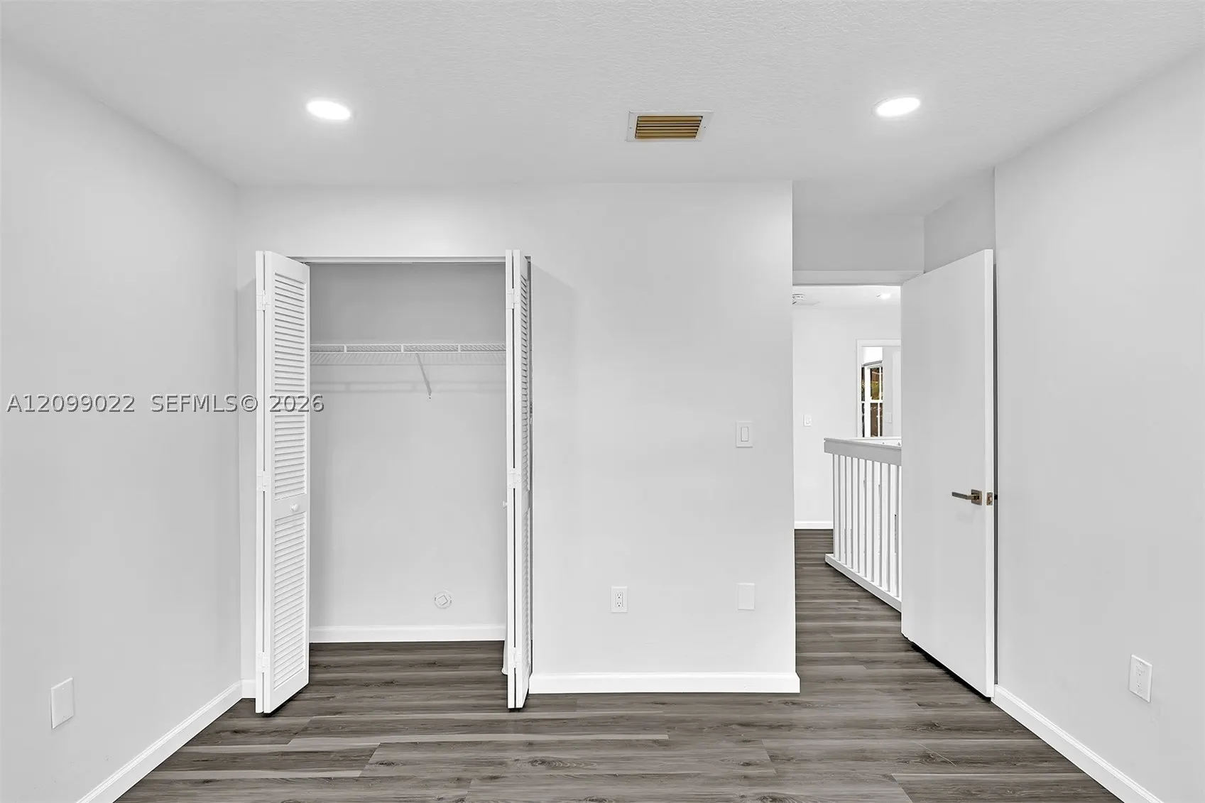 3085 N 36th Ave