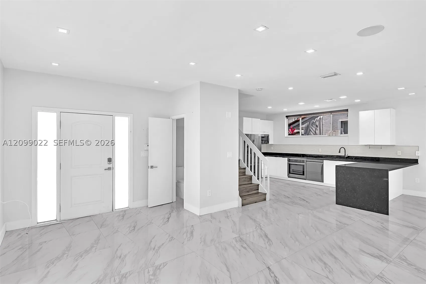 3085 N 36th Ave