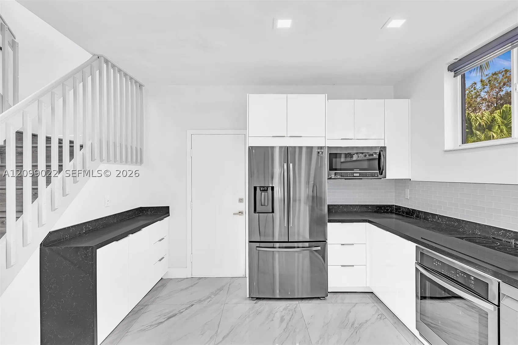3085 N 36th Ave