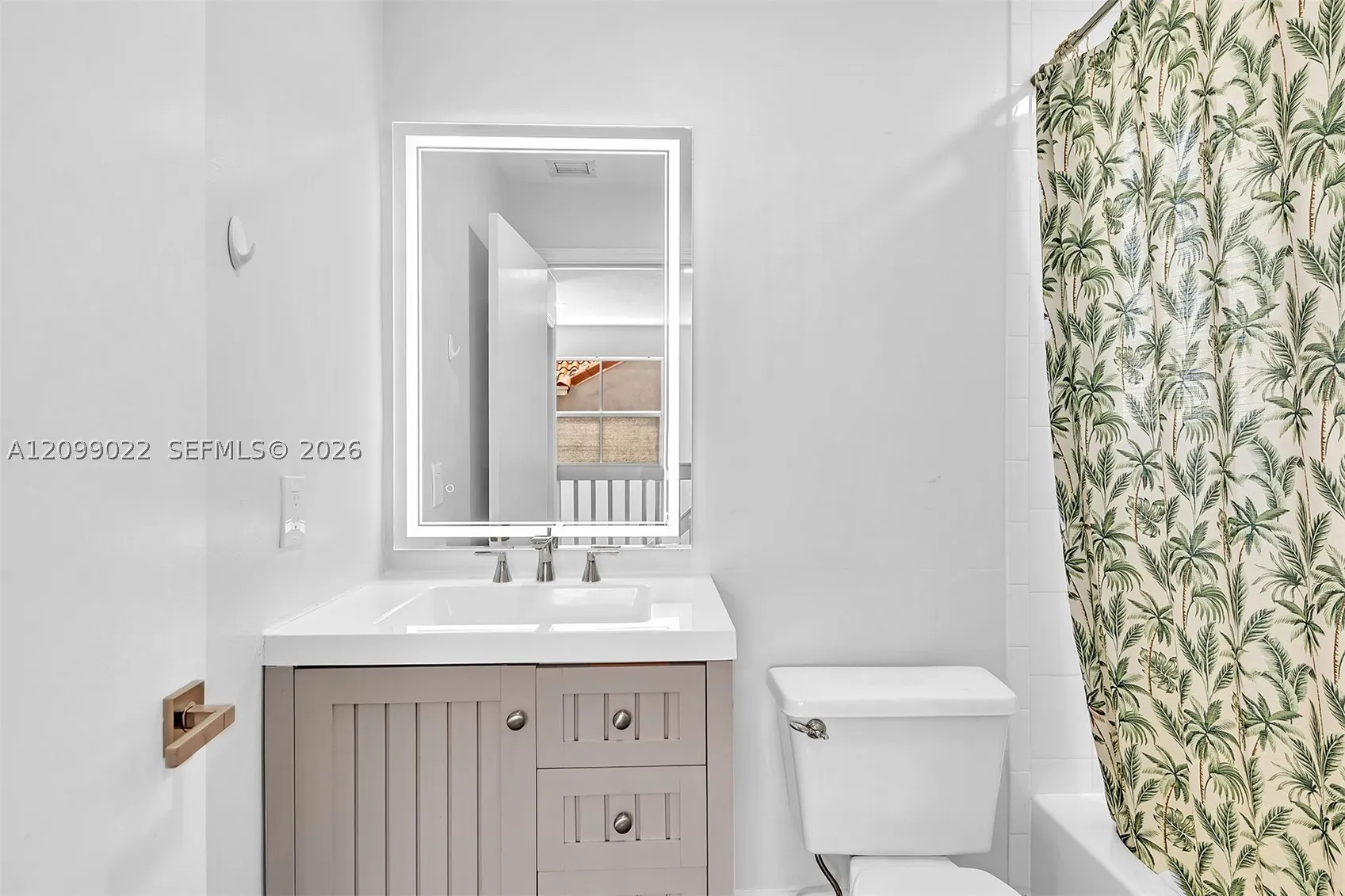 3085 N 36th Ave
