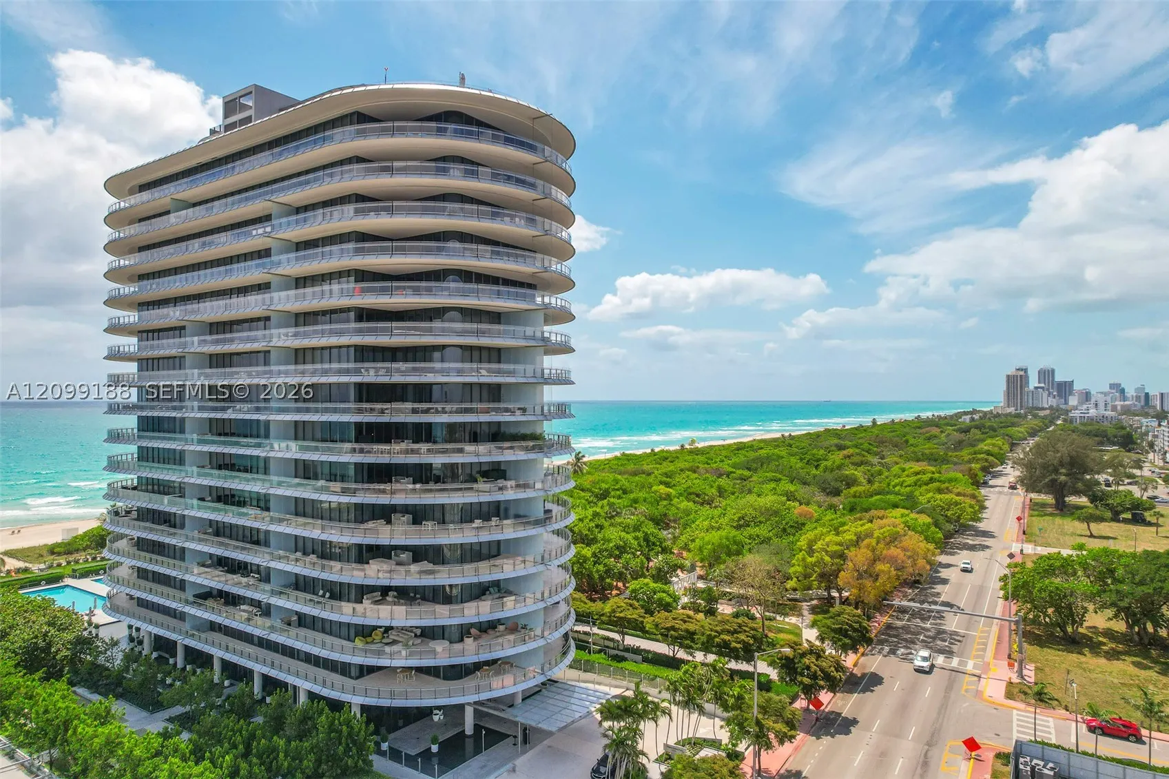 8701 Collins Ave #603