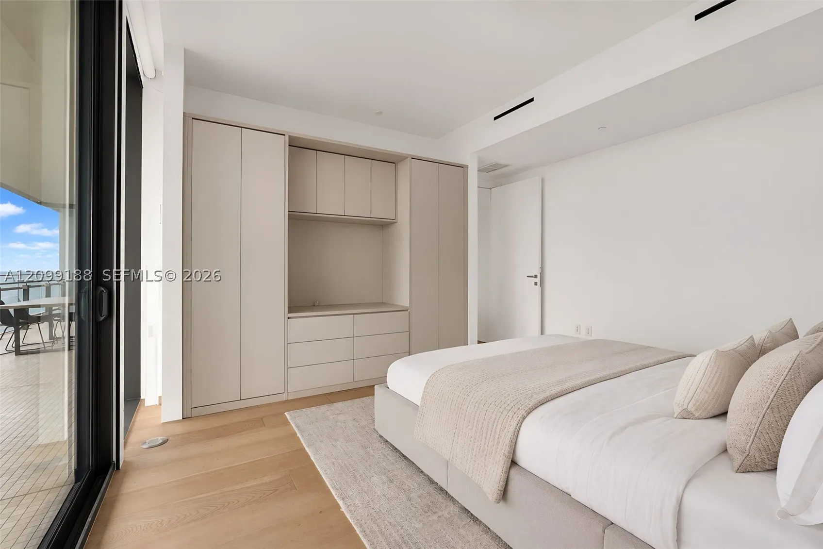 8701 Collins Ave #603