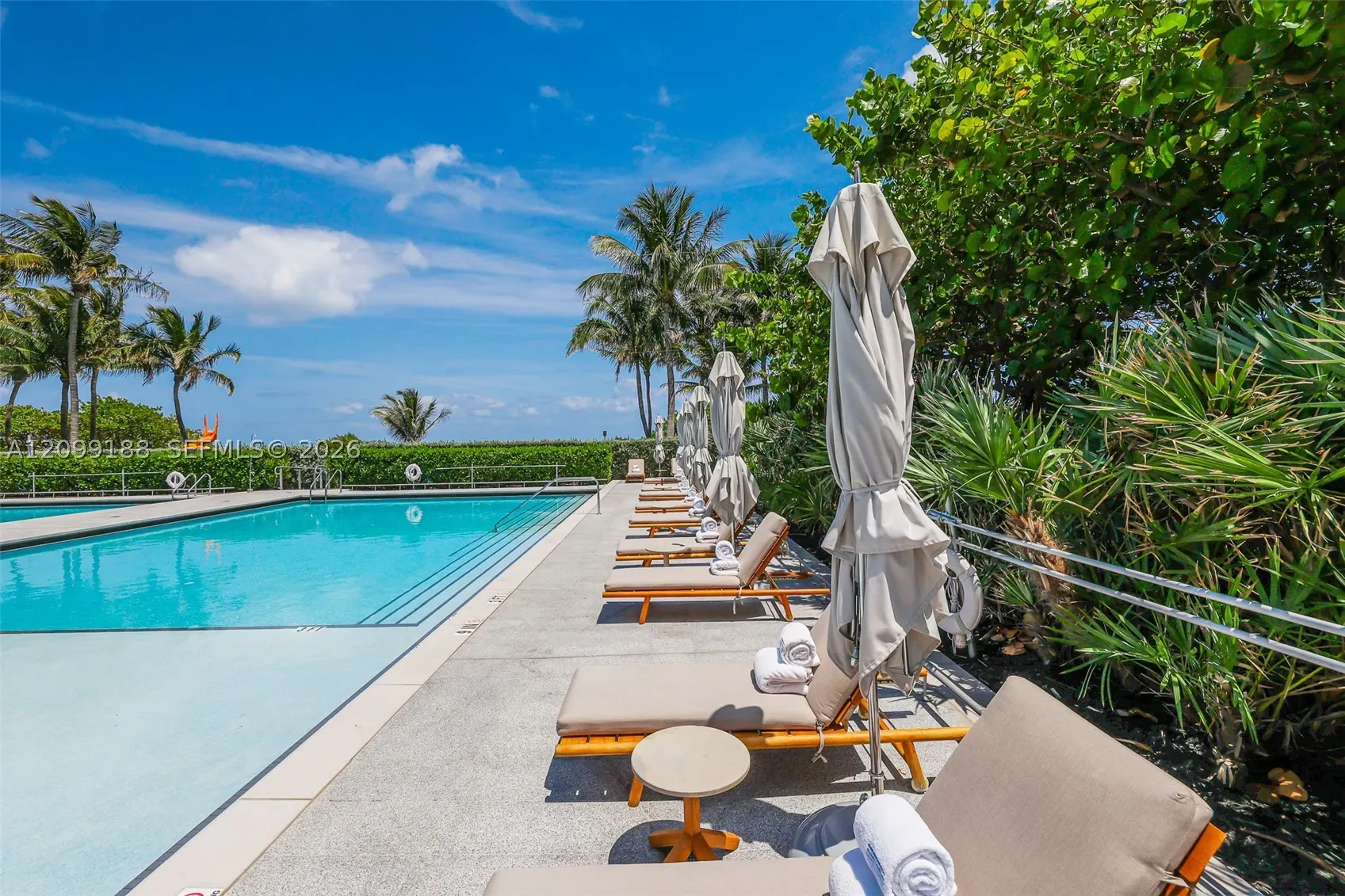 8701 Collins Ave #603