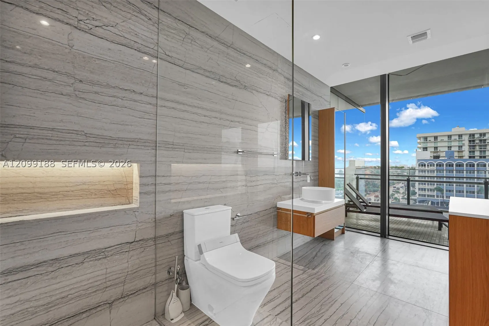 8701 Collins Ave #603