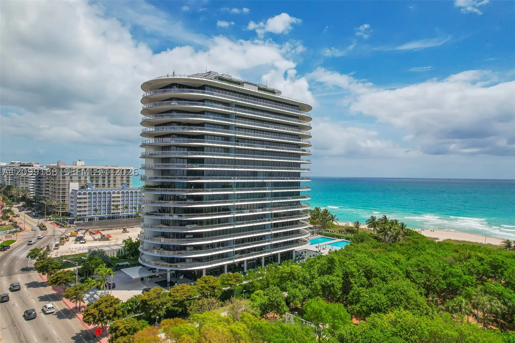 8701 Collins Ave #603