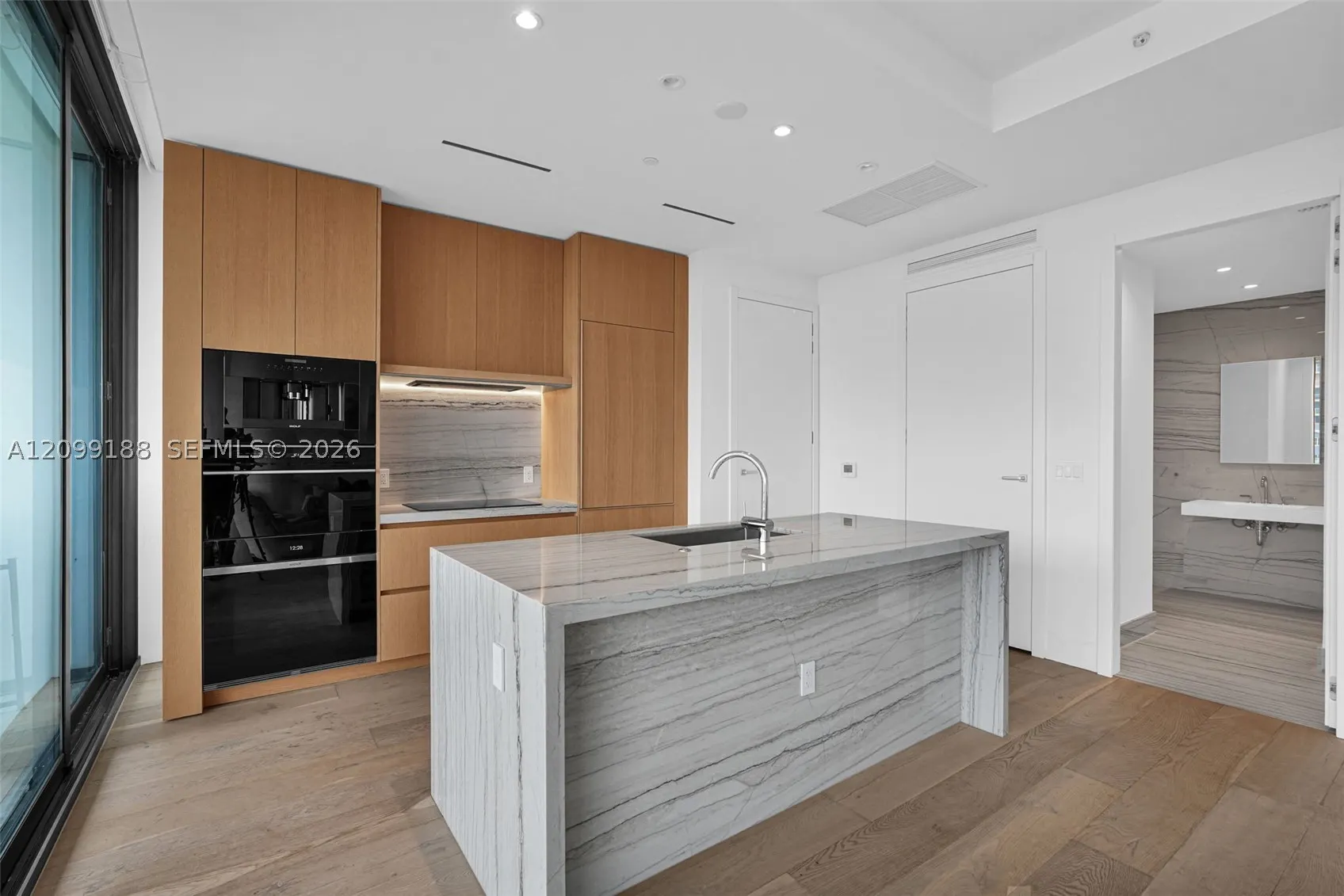 8701 Collins Ave #603