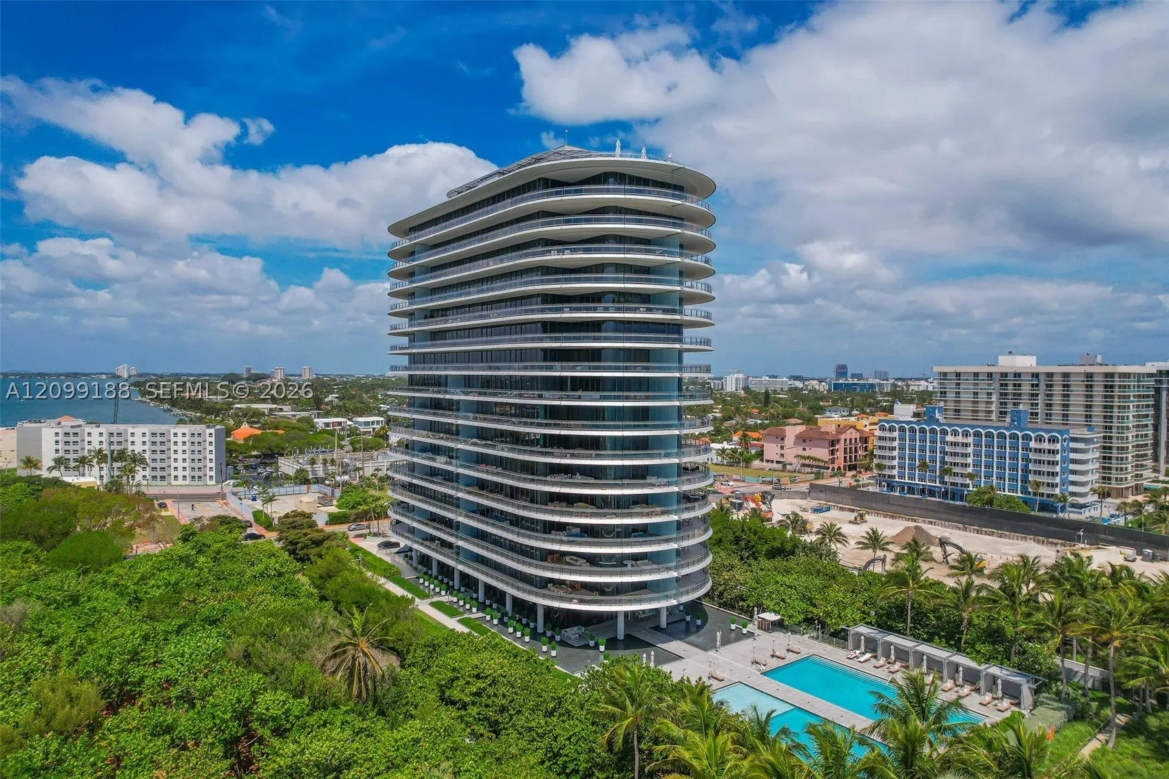 8701 Collins Ave #603