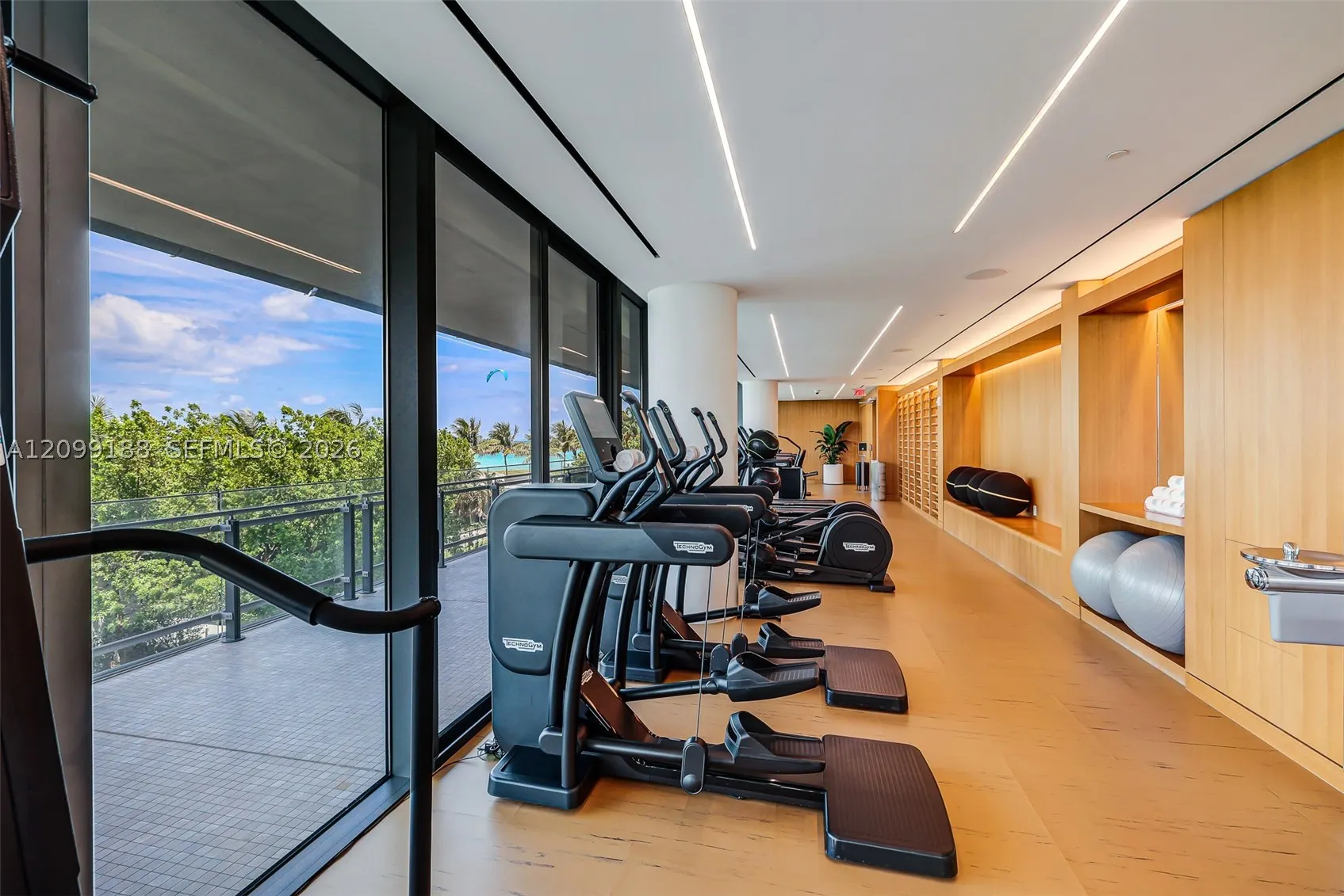 8701 Collins Ave #603
