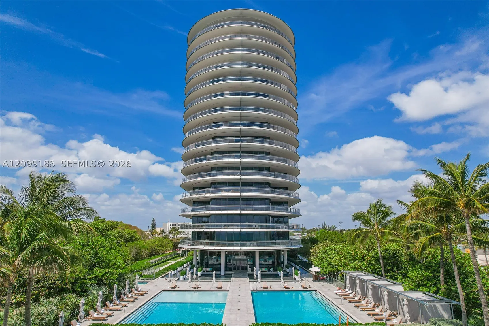 8701 Collins Ave #603
