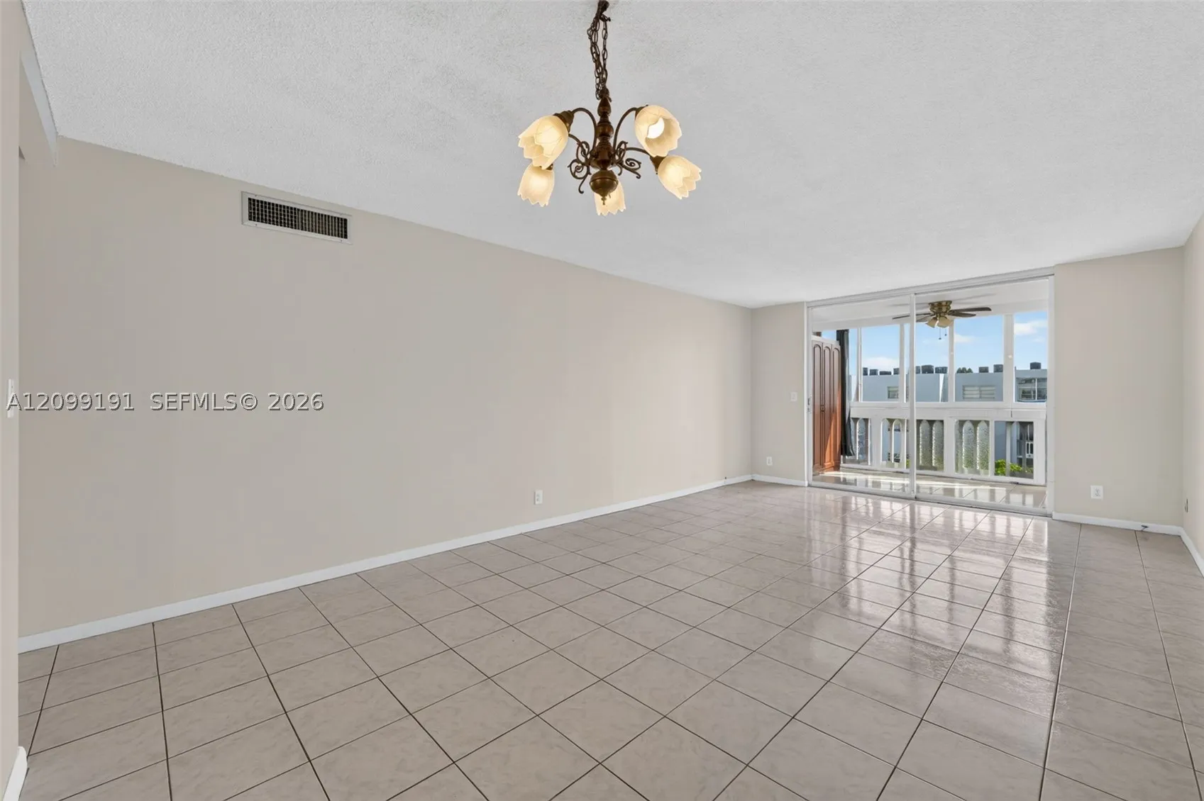 320 NE 12th Ave #703