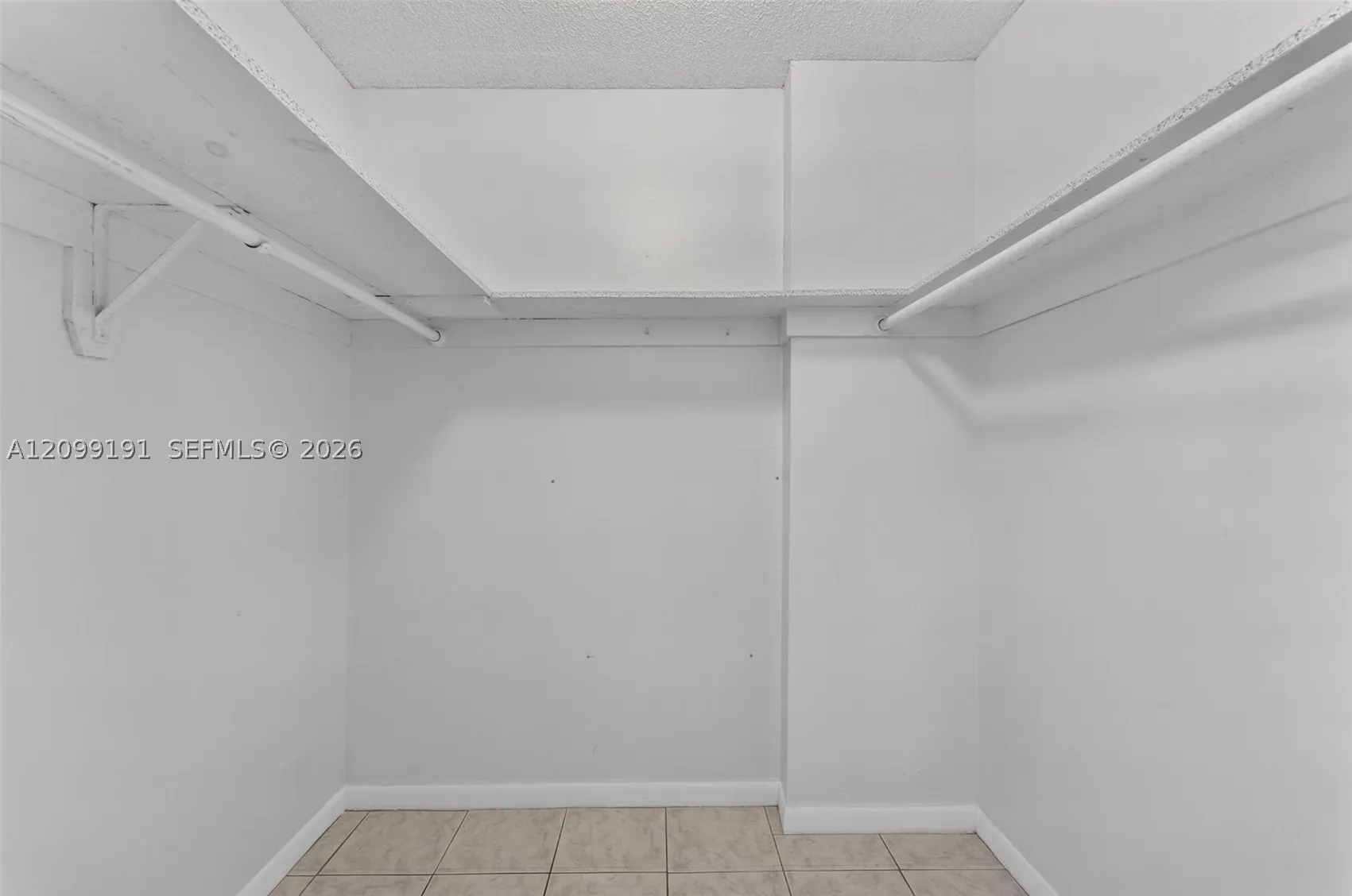 320 NE 12th Ave #703