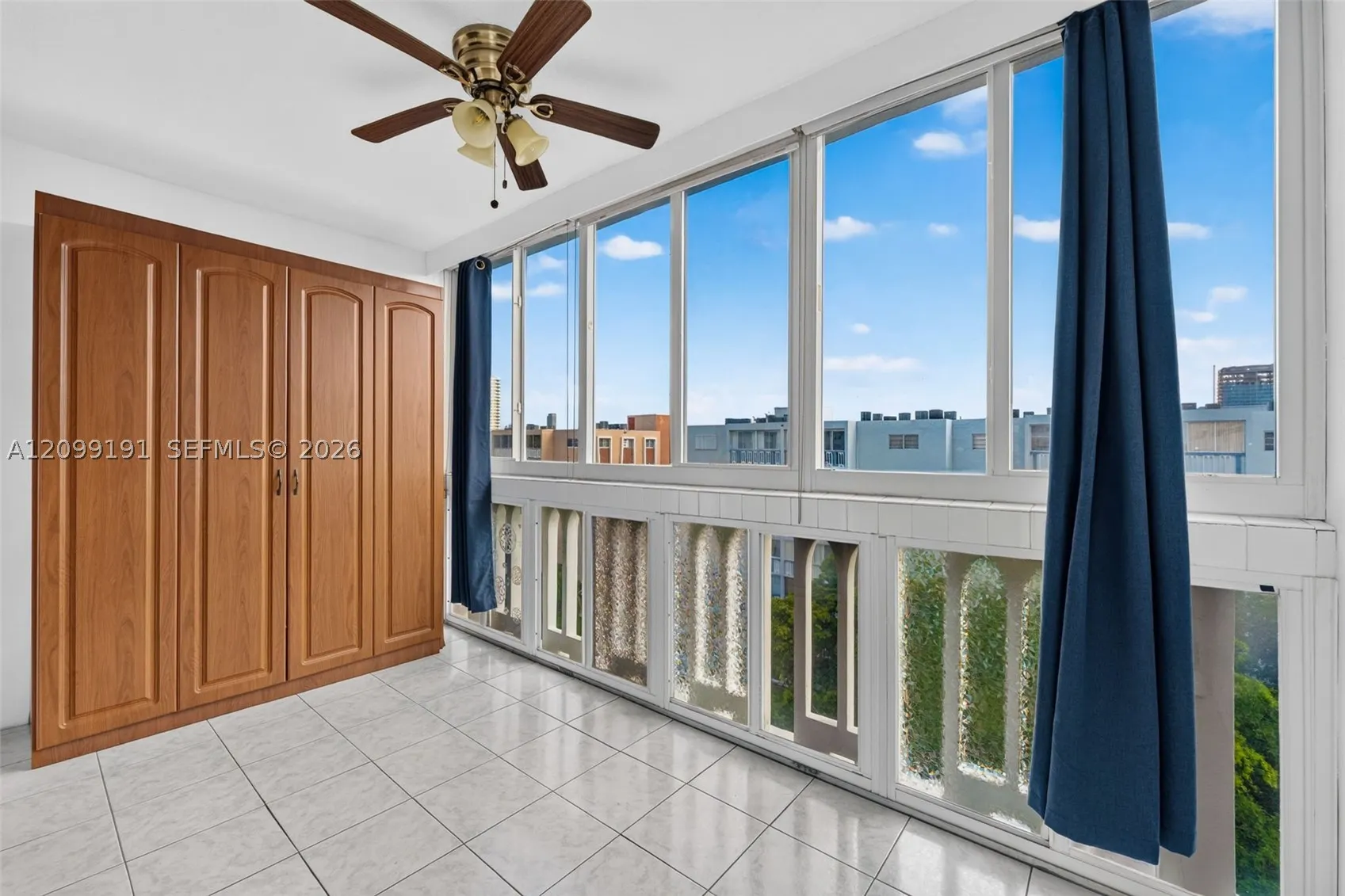 320 NE 12th Ave #703