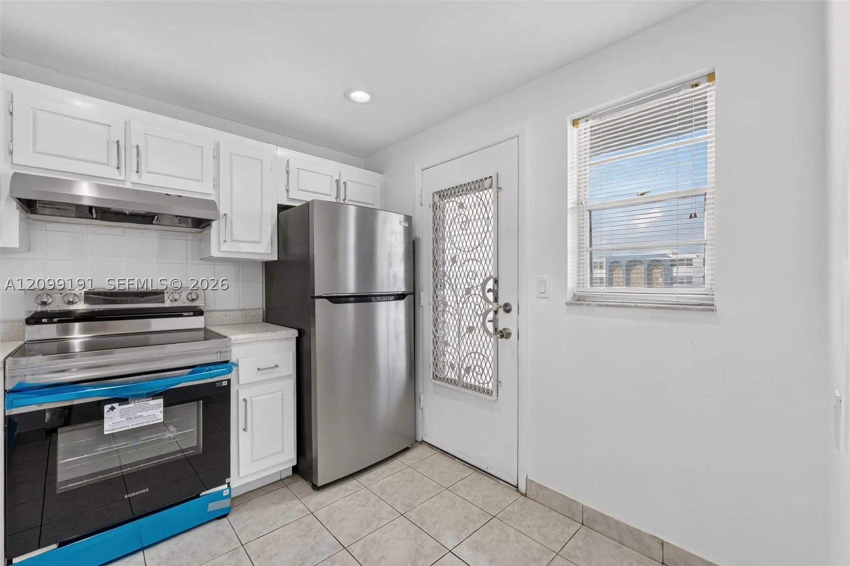 320 NE 12th Ave #703