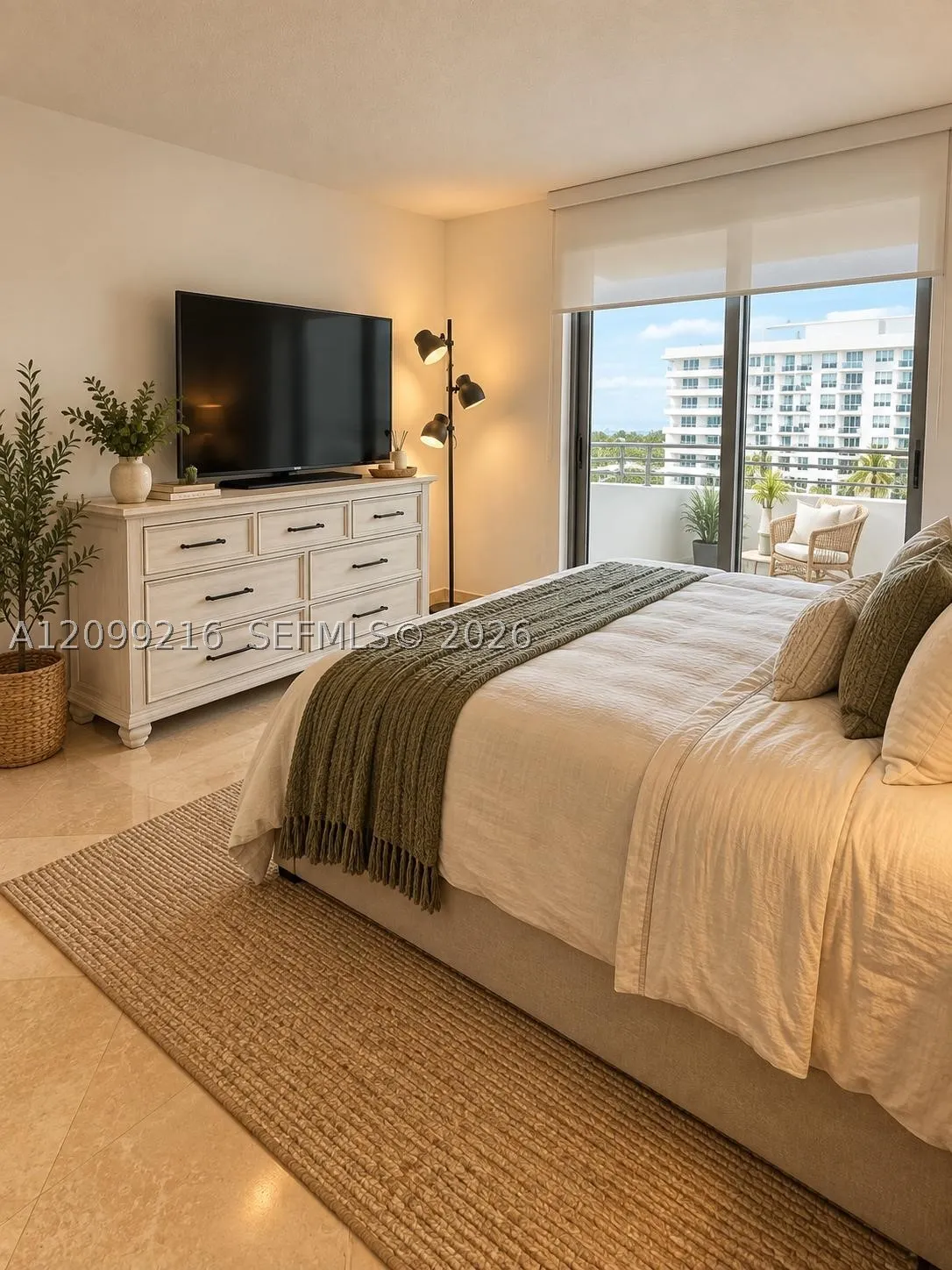 5555 Collins Ave #14Y