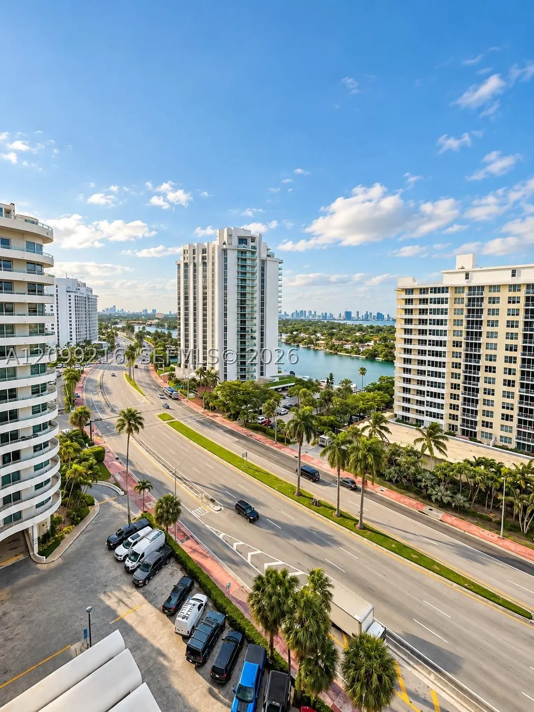 5555 Collins Ave #14Y