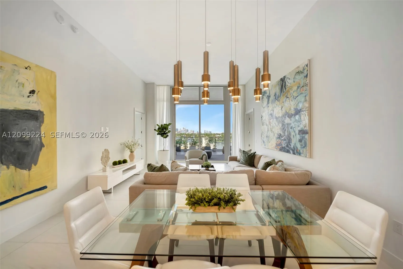 153 N Seabreeze #403