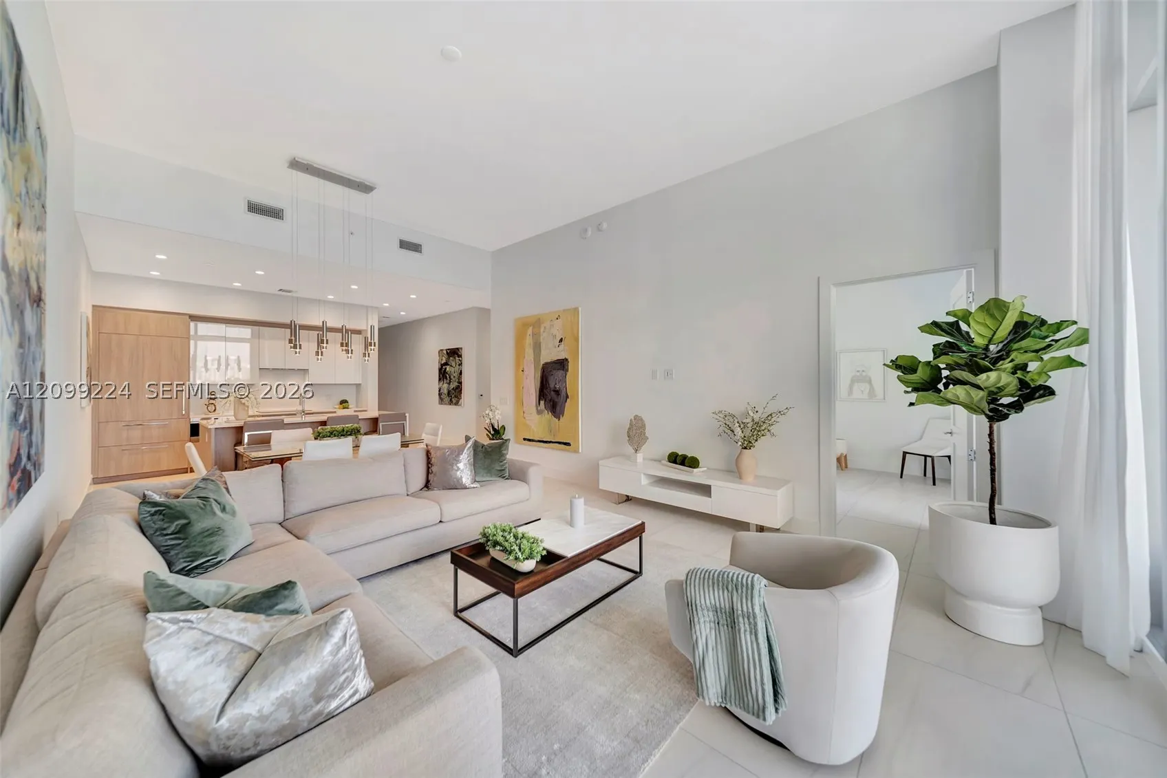 153 N Seabreeze #403