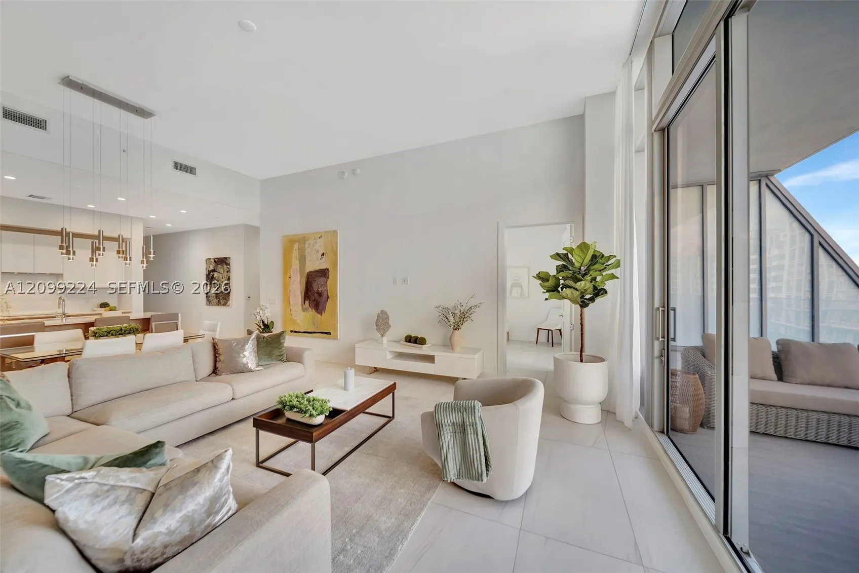 153 N Seabreeze #403
