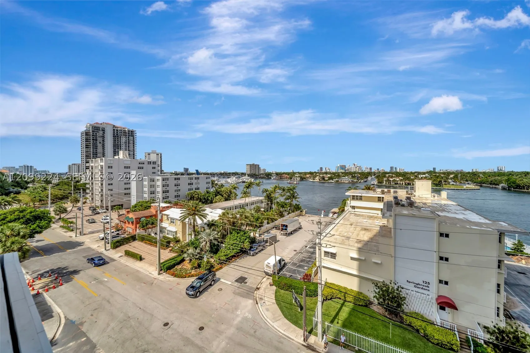 153 N Seabreeze #403