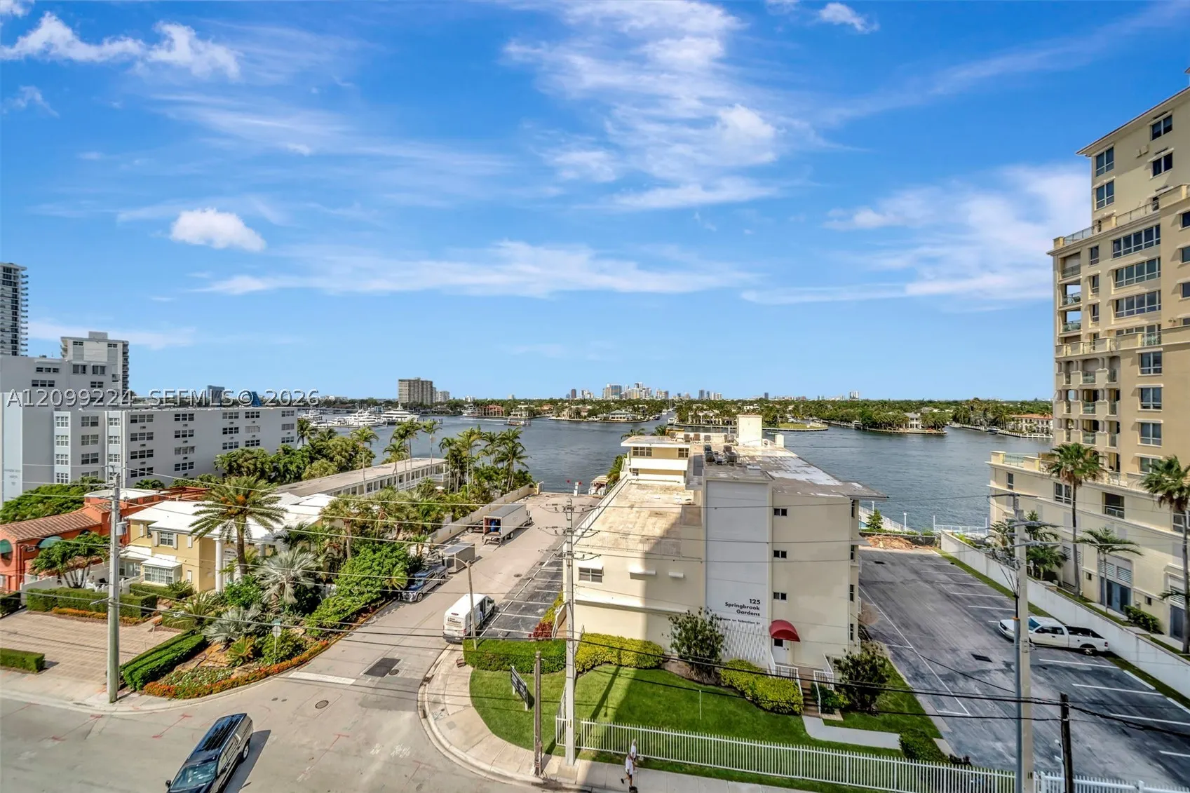 153 N Seabreeze #403