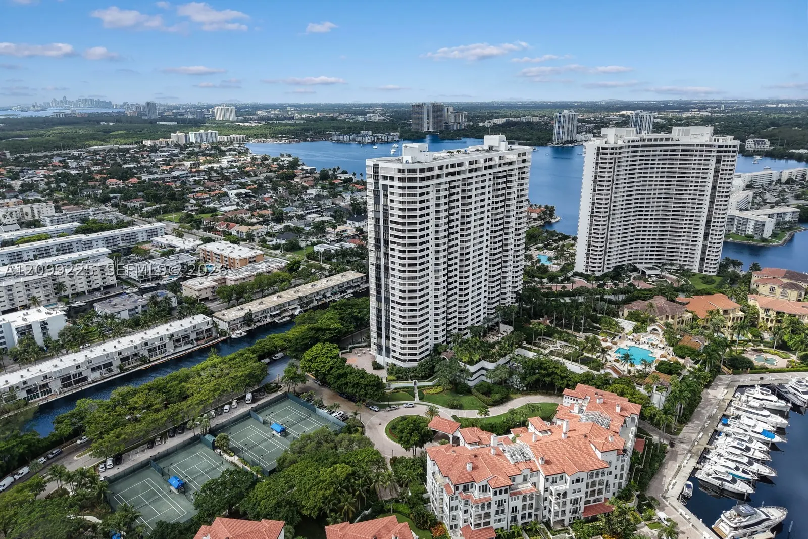 2000 Island Blvd #1710