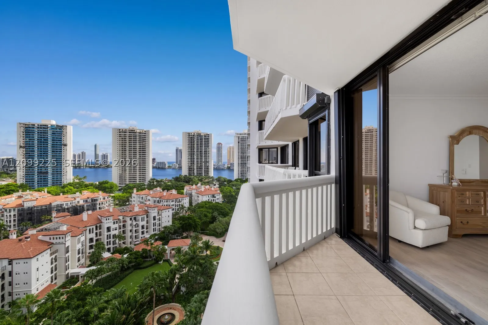 2000 Island Blvd #1710