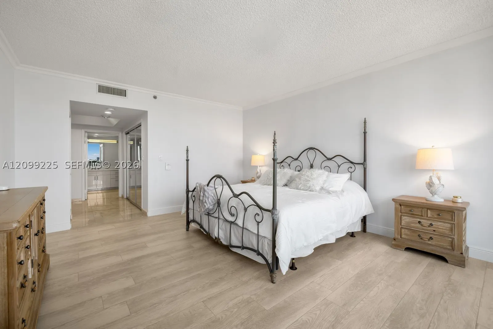 2000 Island Blvd #1710