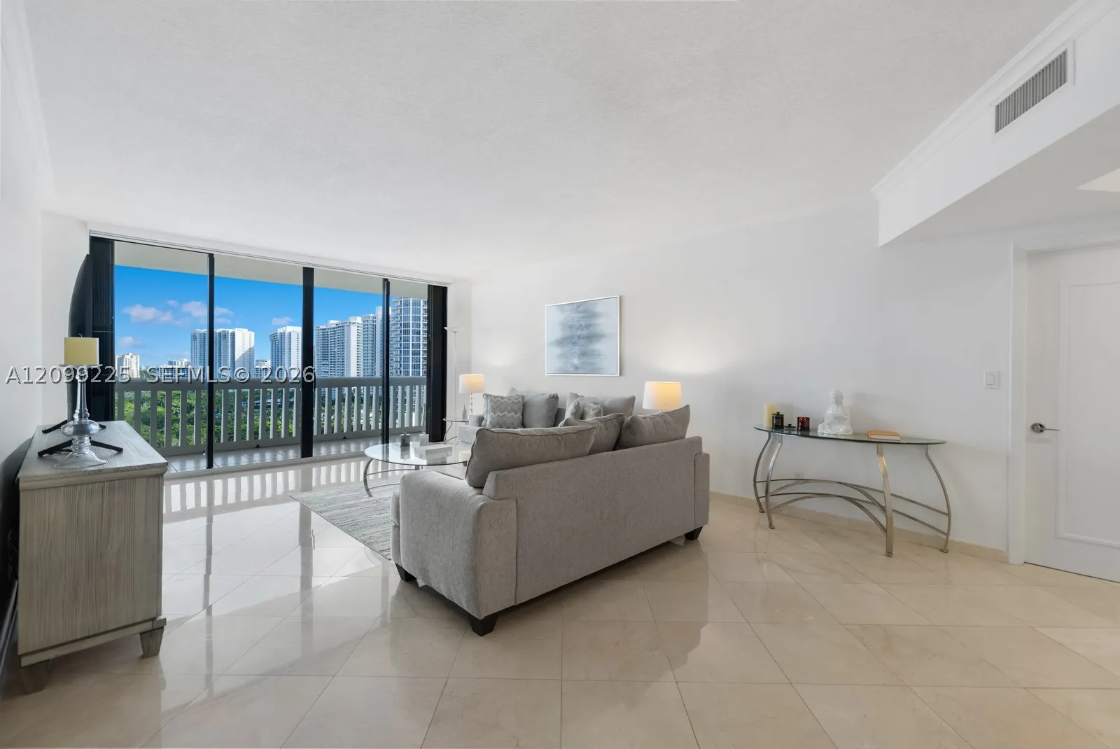 2000 Island Blvd #1710