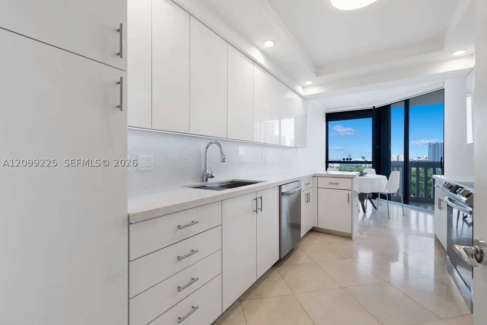 2000 Island Blvd #1710