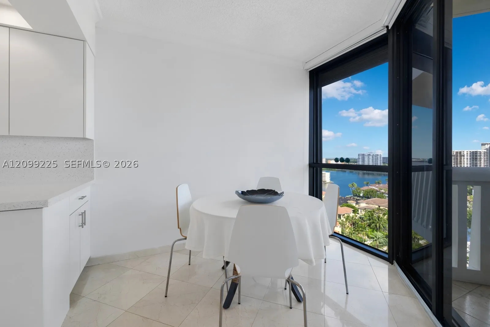 2000 Island Blvd #1710