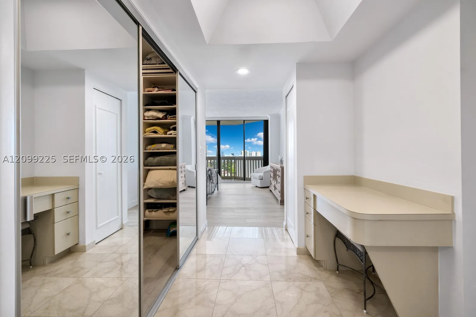 2000 Island Blvd #1710