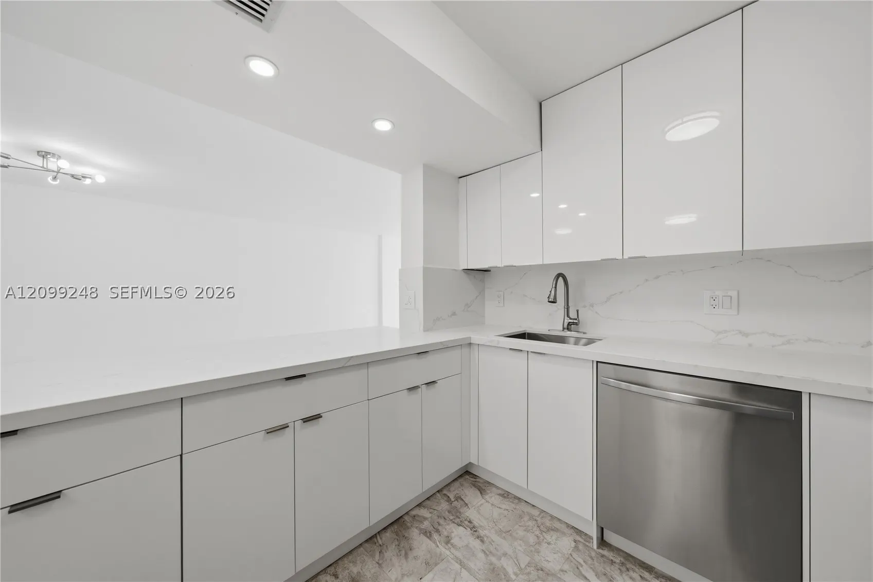 2049 S Ocean Dr #703