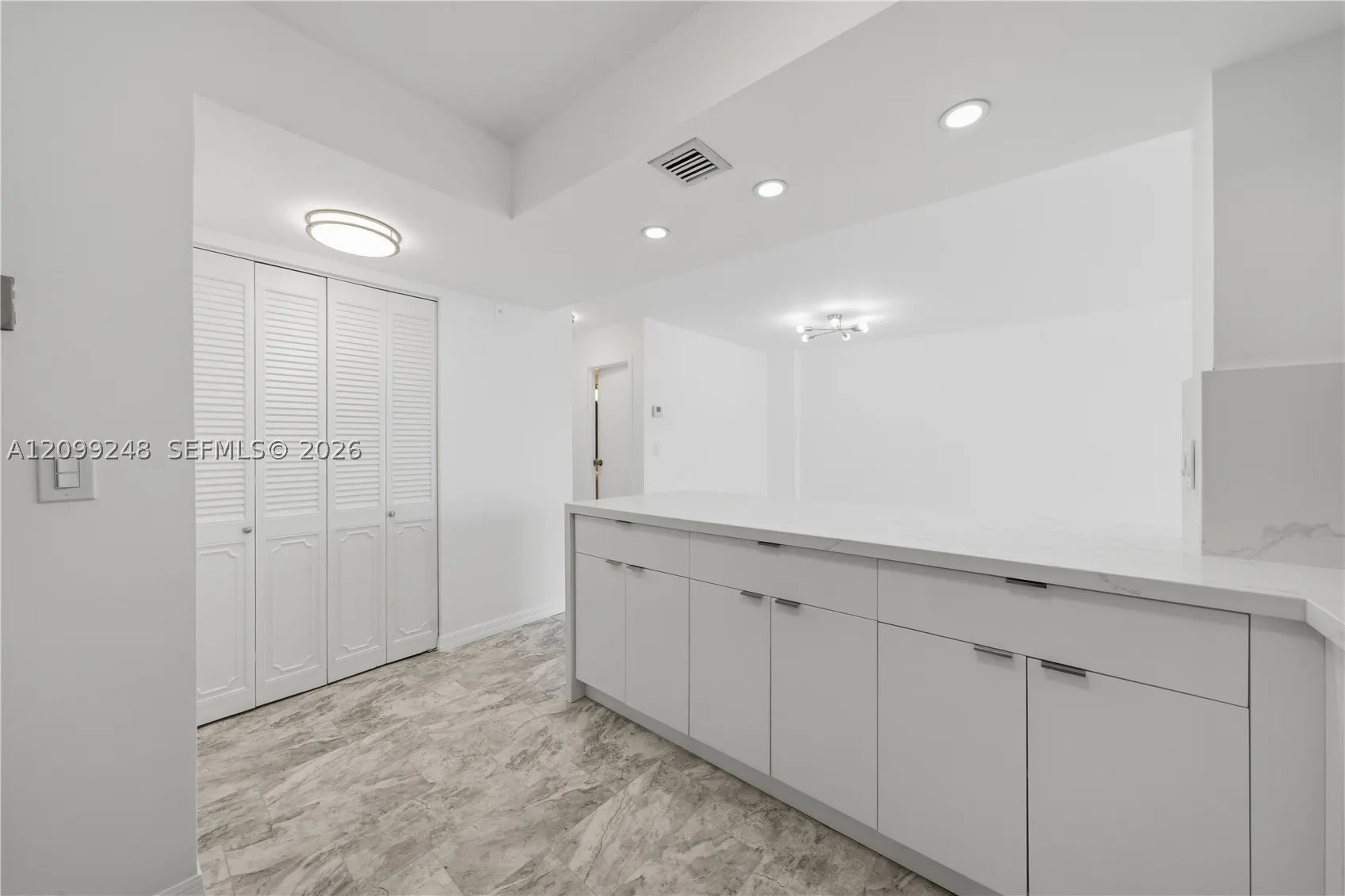 2049 S Ocean Dr #703