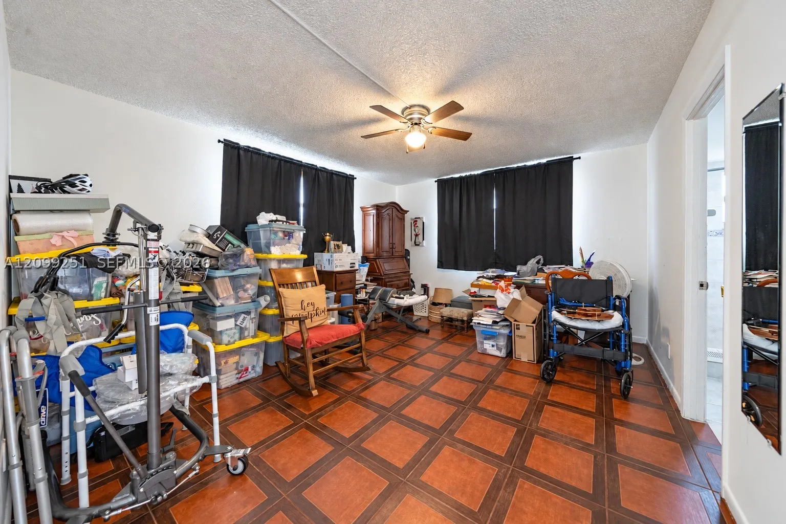 1830 Dixieanna St #605