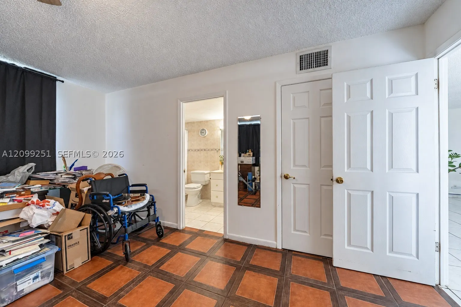 1830 Dixieanna St #605