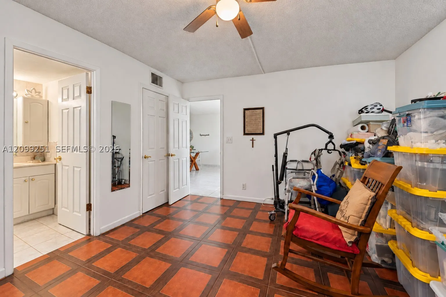 1830 Dixieanna St #605