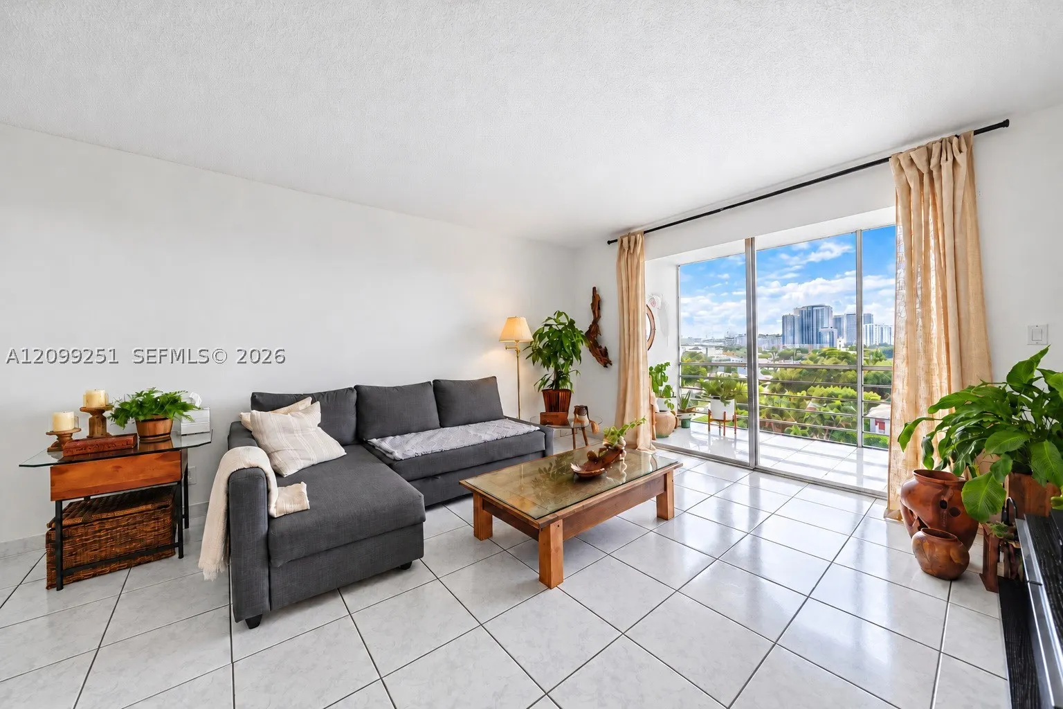 1830 Dixieanna St #605