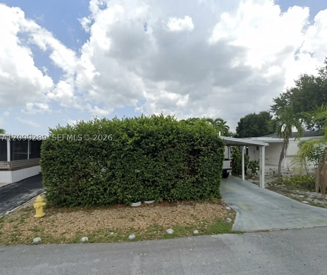 5550 SW 32nd Ter