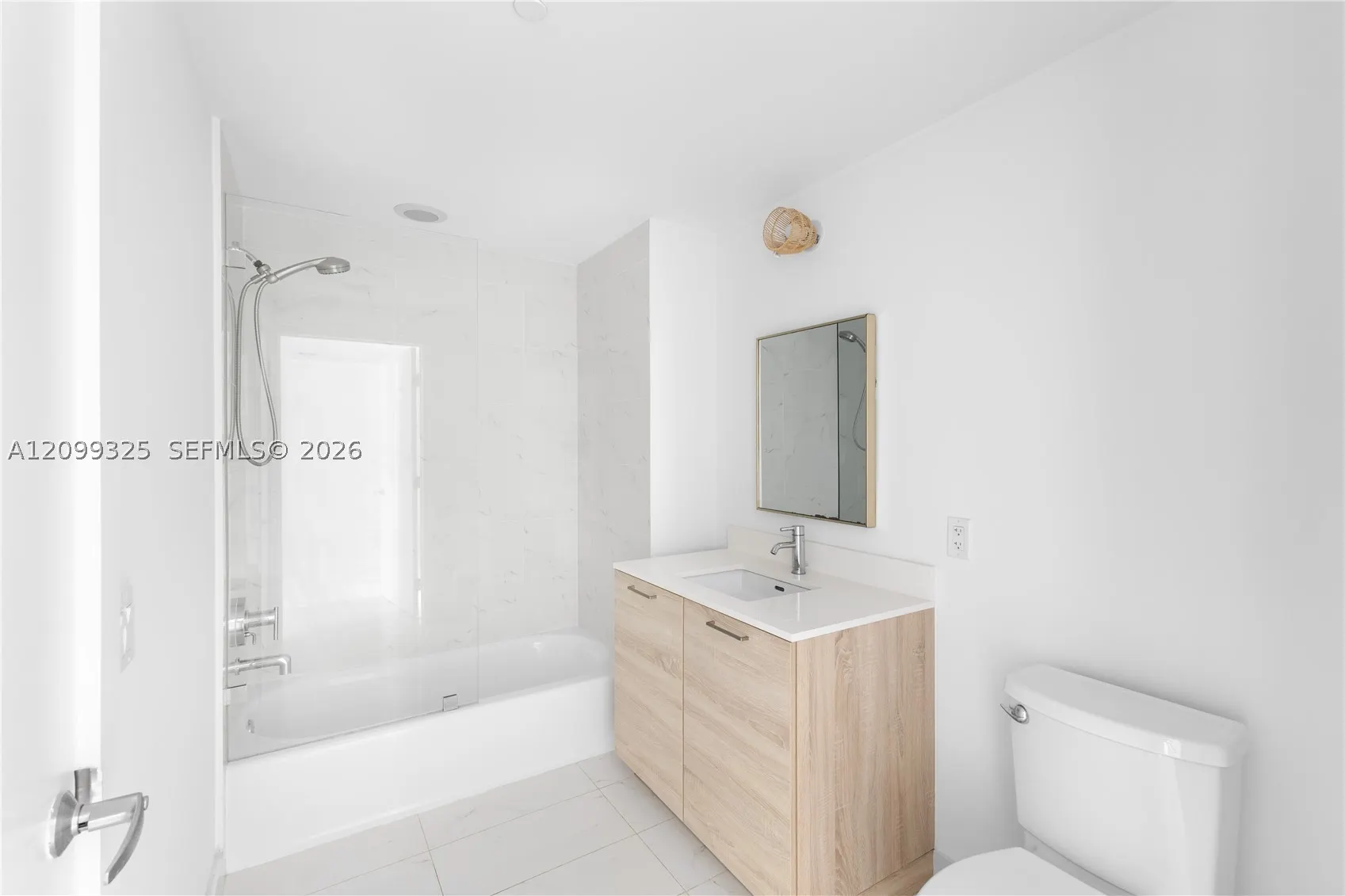 16385 Biscayne Blvd #506