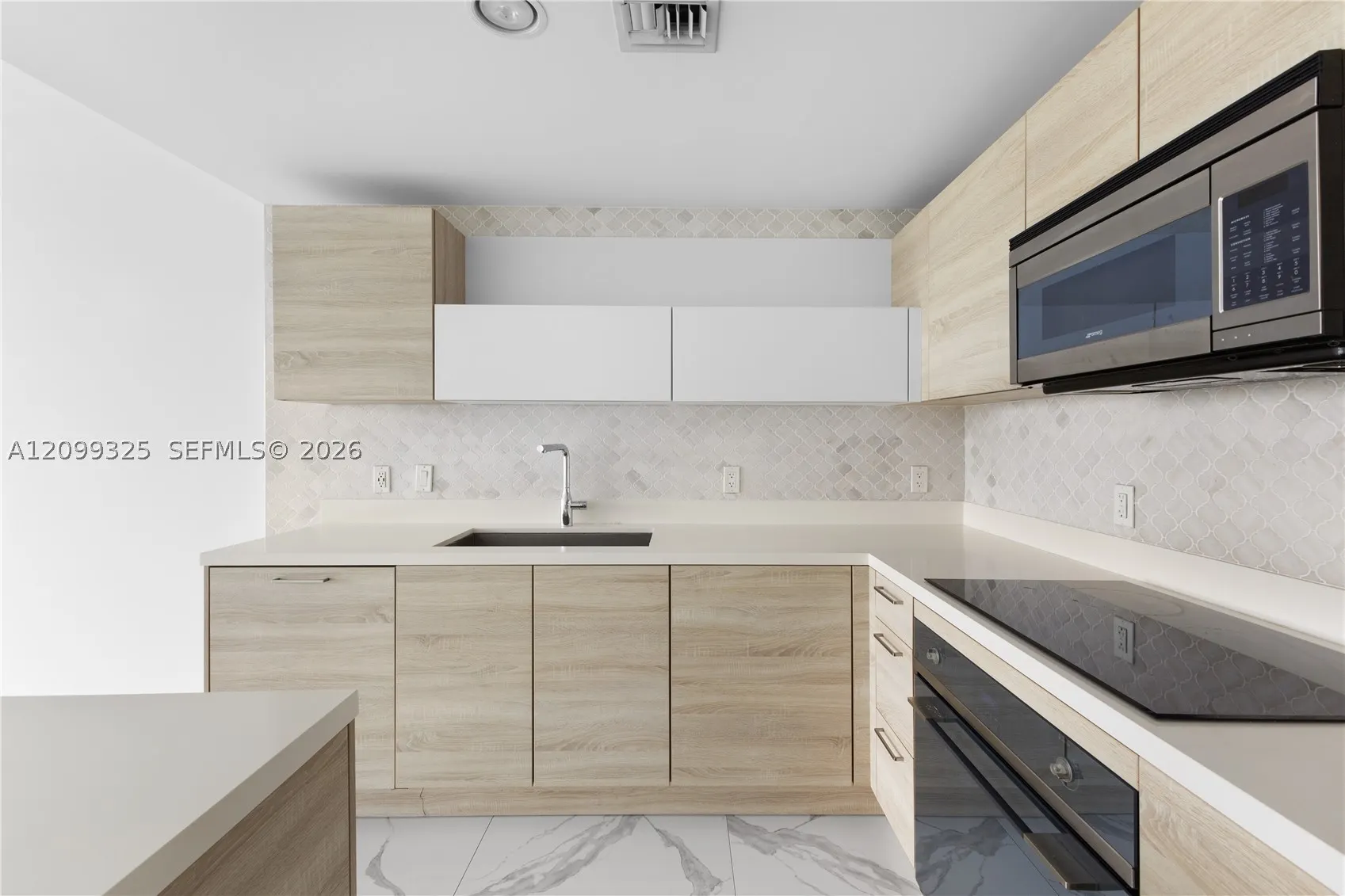 16385 Biscayne Blvd #506