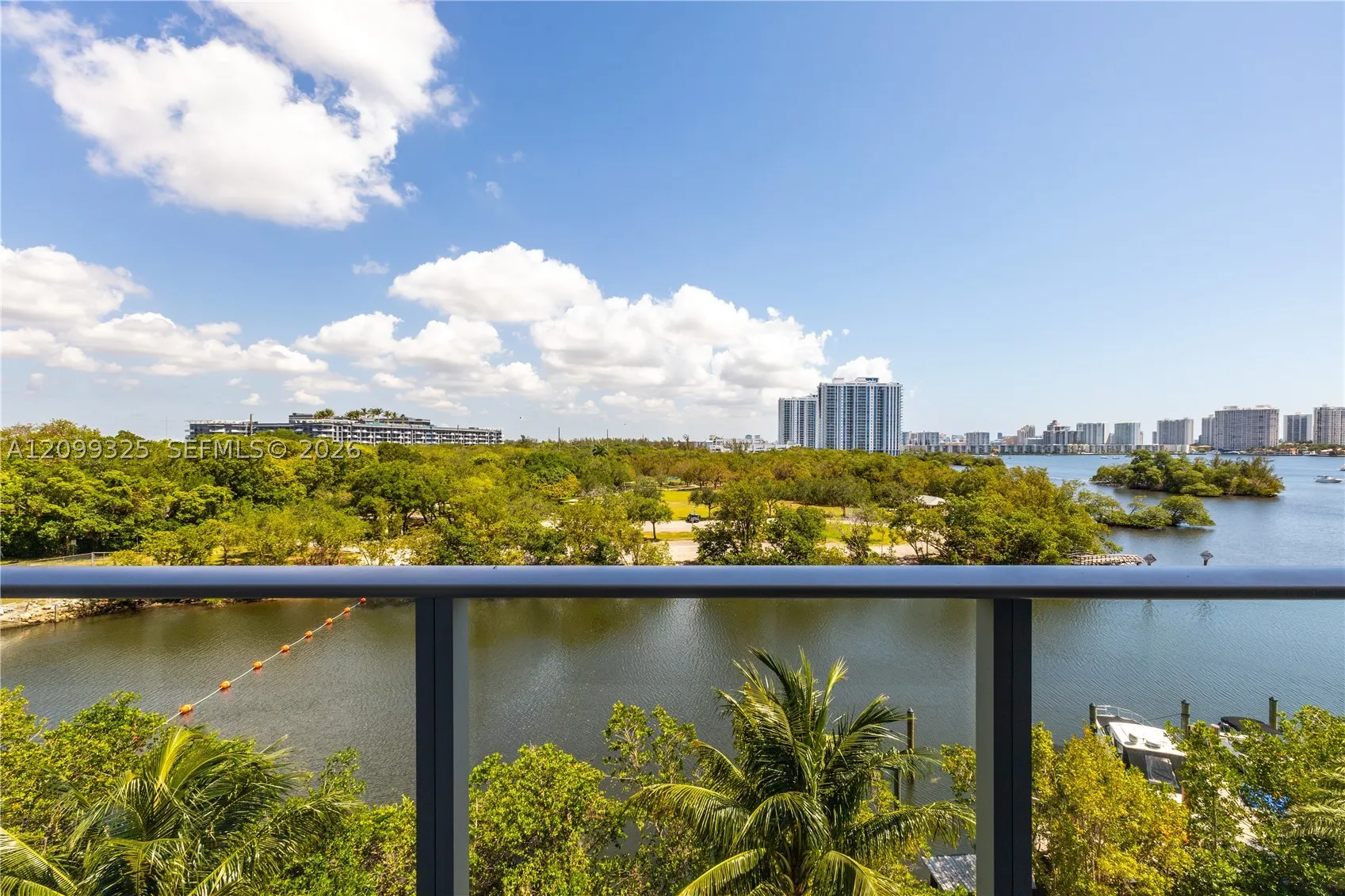 16385 Biscayne Blvd #506