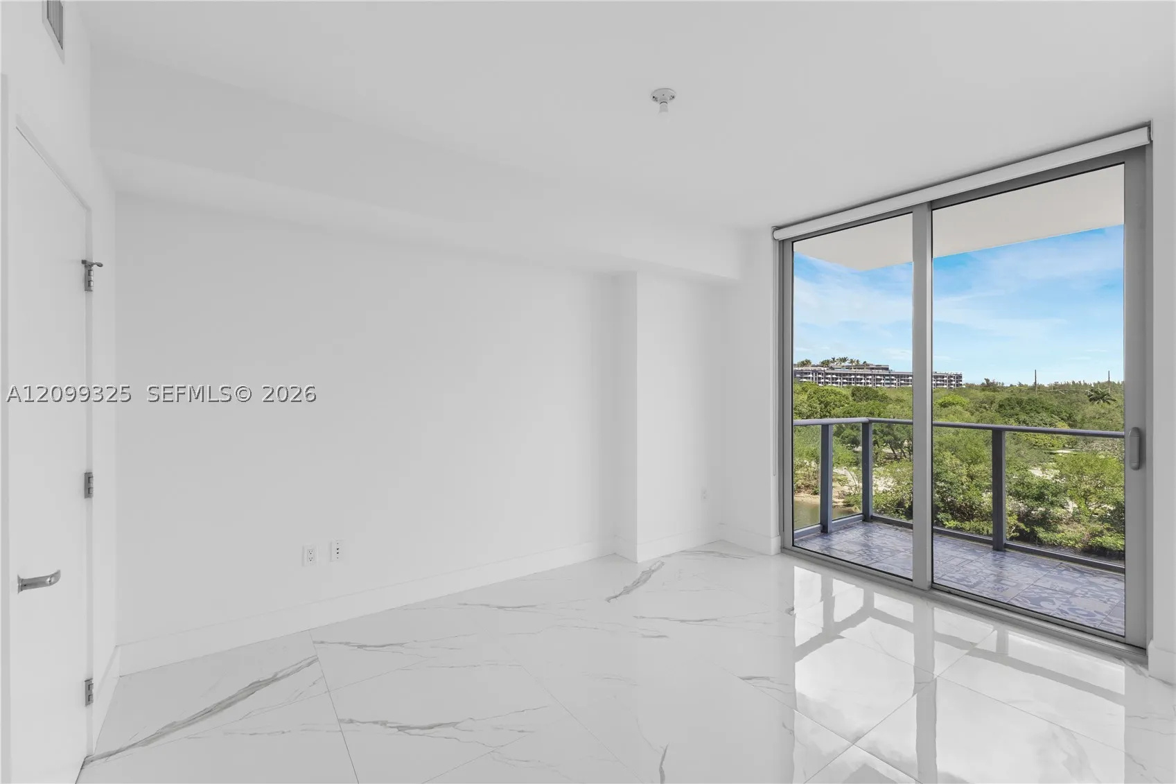 16385 Biscayne Blvd #506