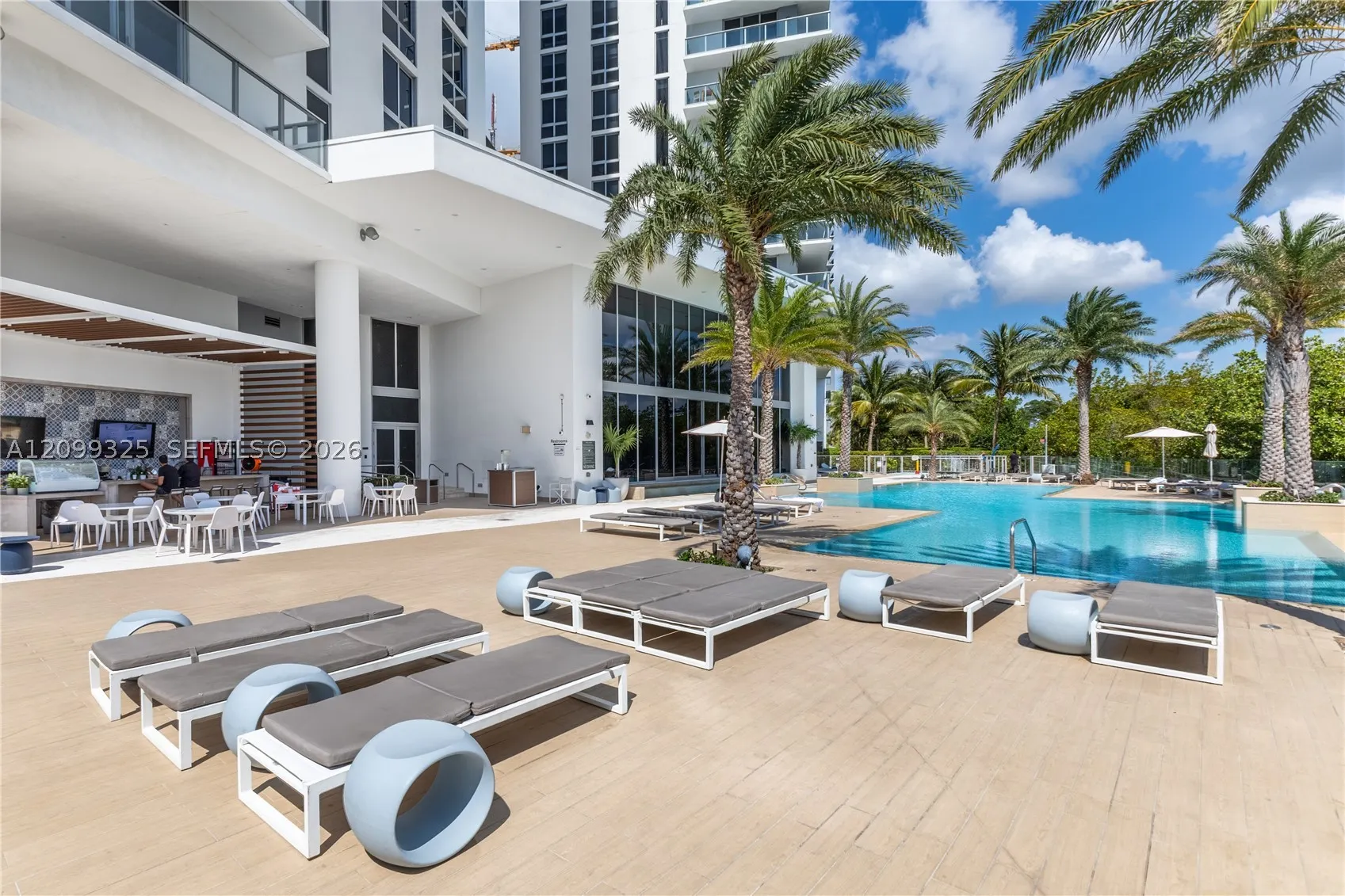 16385 Biscayne Blvd #506