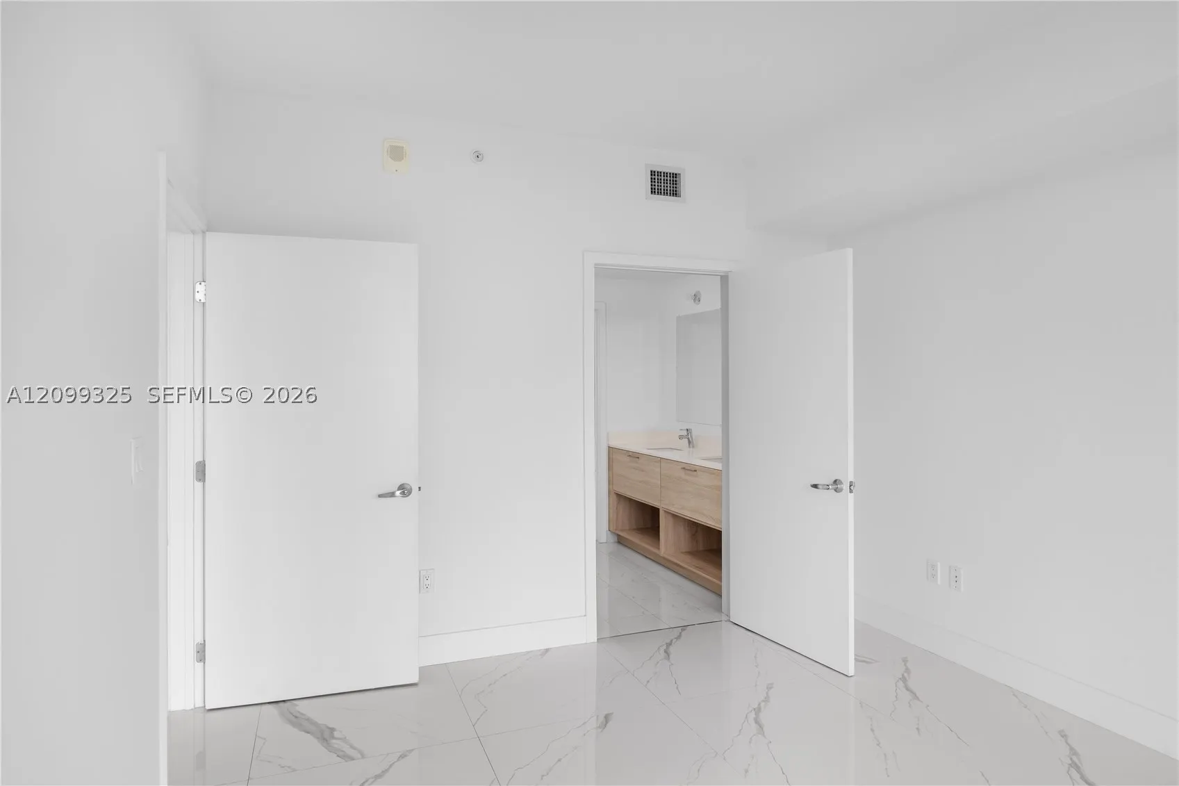 16385 Biscayne Blvd #506