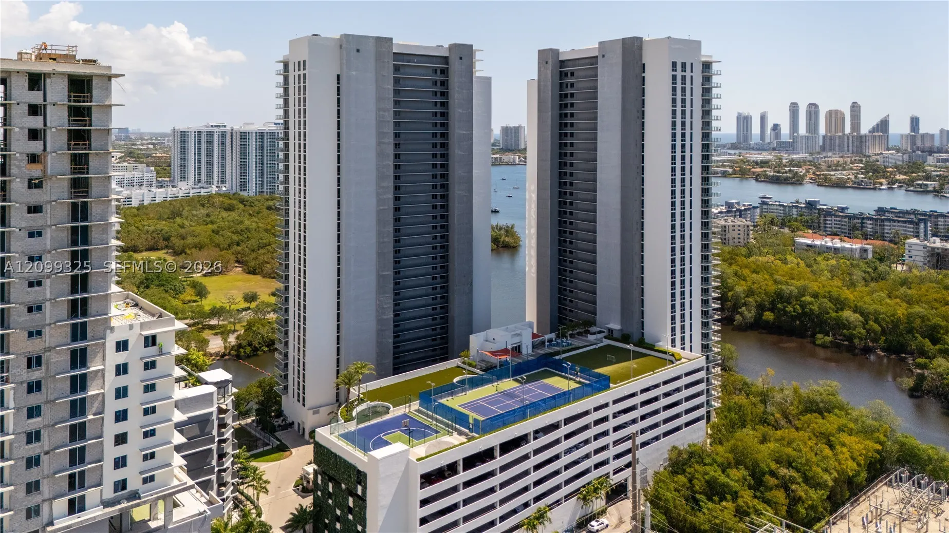 16385 Biscayne Blvd #506