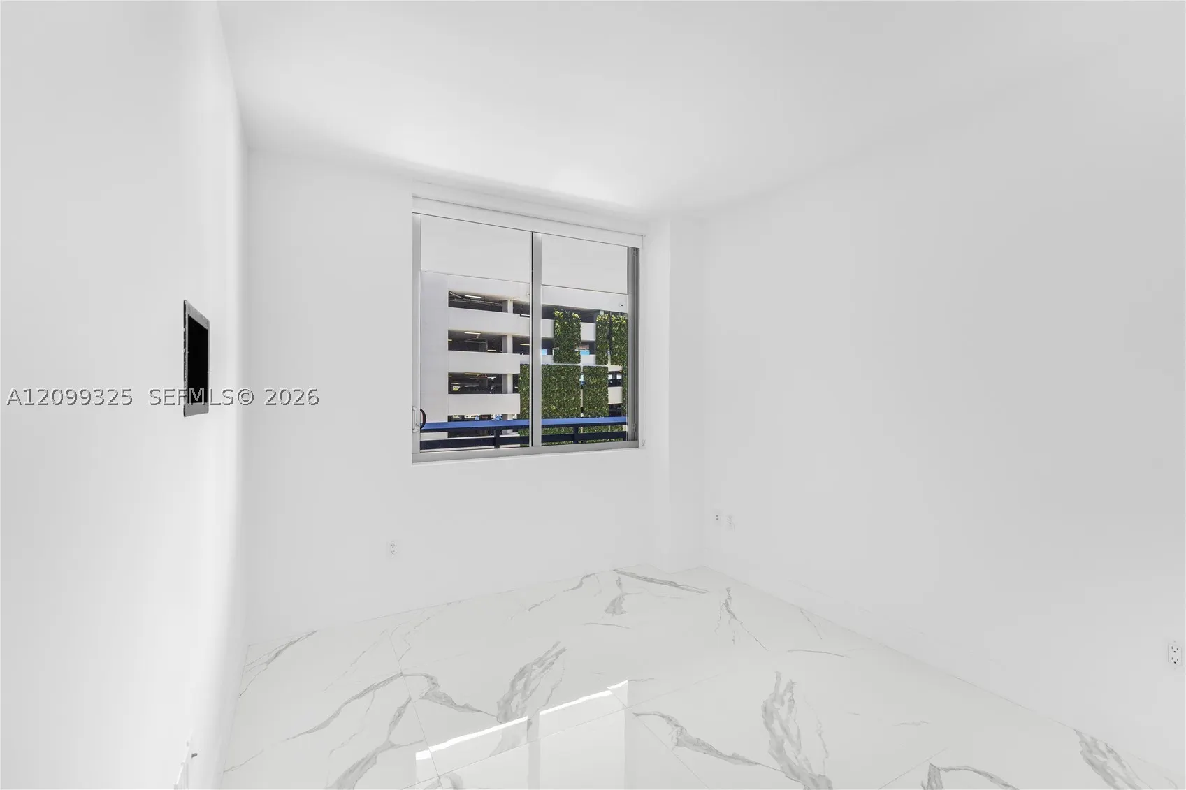 16385 Biscayne Blvd #506