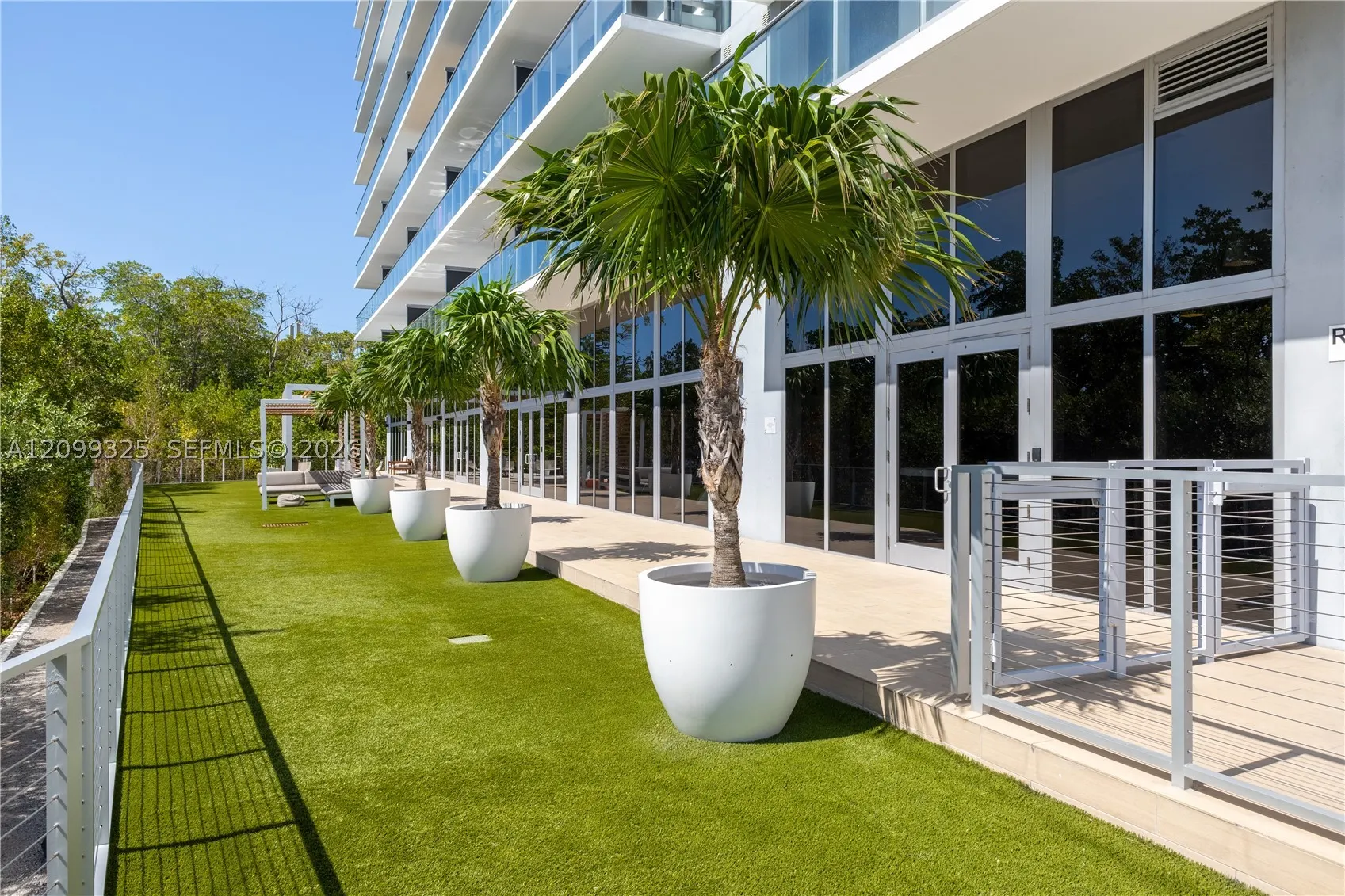 16385 Biscayne Blvd #506